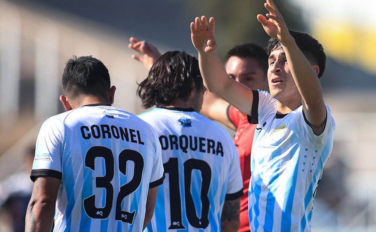 Con especial medida arbitral: Magallanes supera Recoleta y se afianza en zona de Liguilla