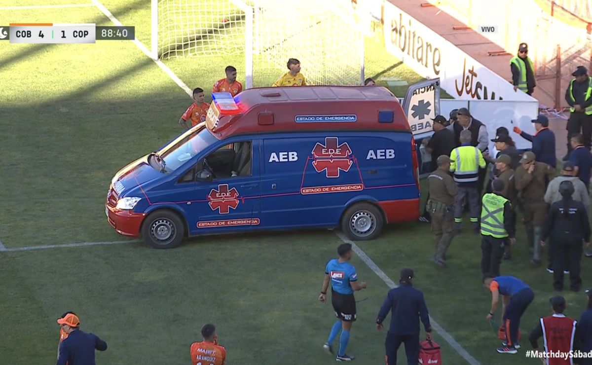 Hincha de Cobreloa sufre grave accidente en Calama: cayó desde una reja y salió en ambulancia