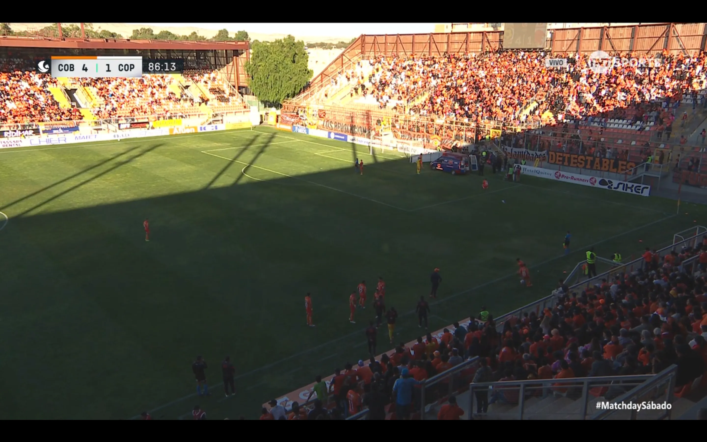 Hincha fue atendido en los minutos finales del partido de Cobreloa y Copiapó | TNT Sports