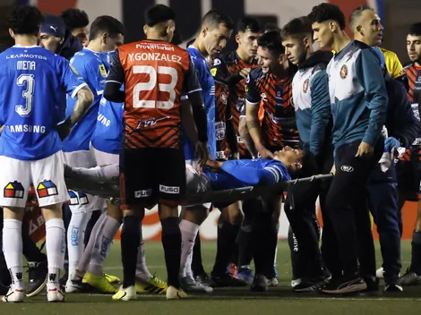 Zampedri en ambulancia: durísimo rodillazo en al cara al Toro de la UC