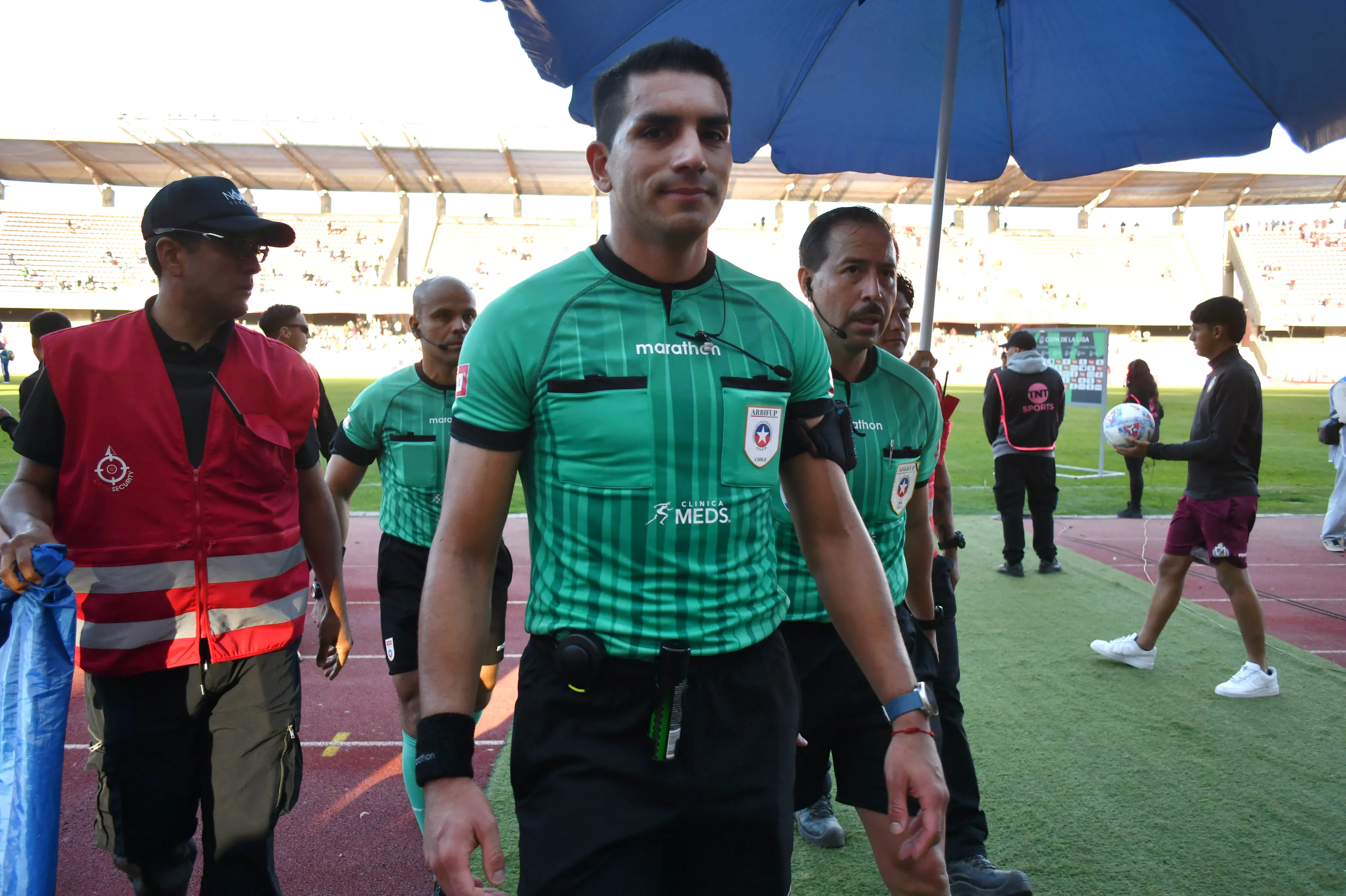 Mathías Riquelme será el árbitro esta tarde en el Estadio Monumental.