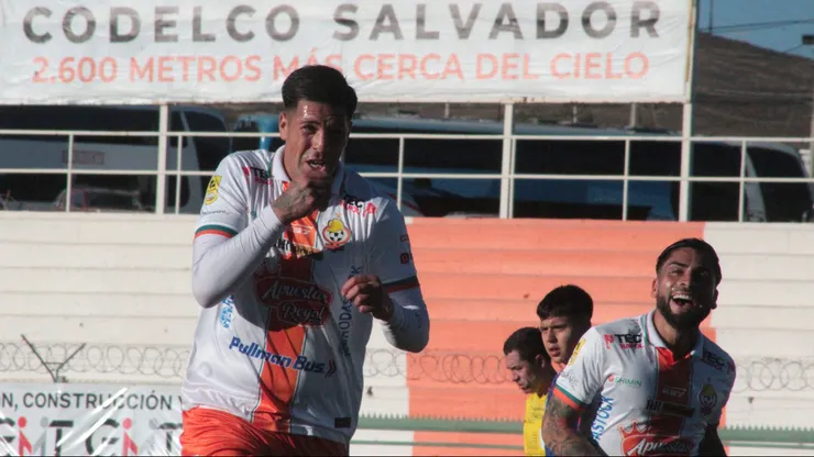 Steffan Pino celebró la victoria de Cobresal ante la U.