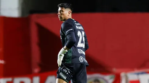 Brayan Cortés en el arco de Argentinos Juniors.