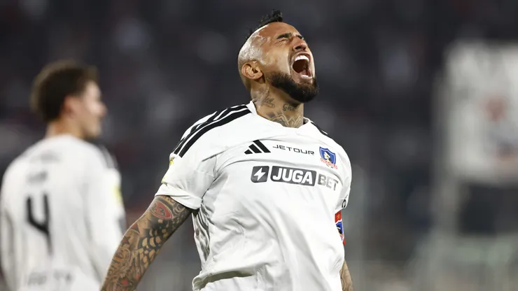 Arturo Vidal marcó un golazo en Colo Colo.