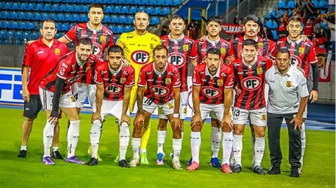 El DT que se baja del banquillo de Rangers.