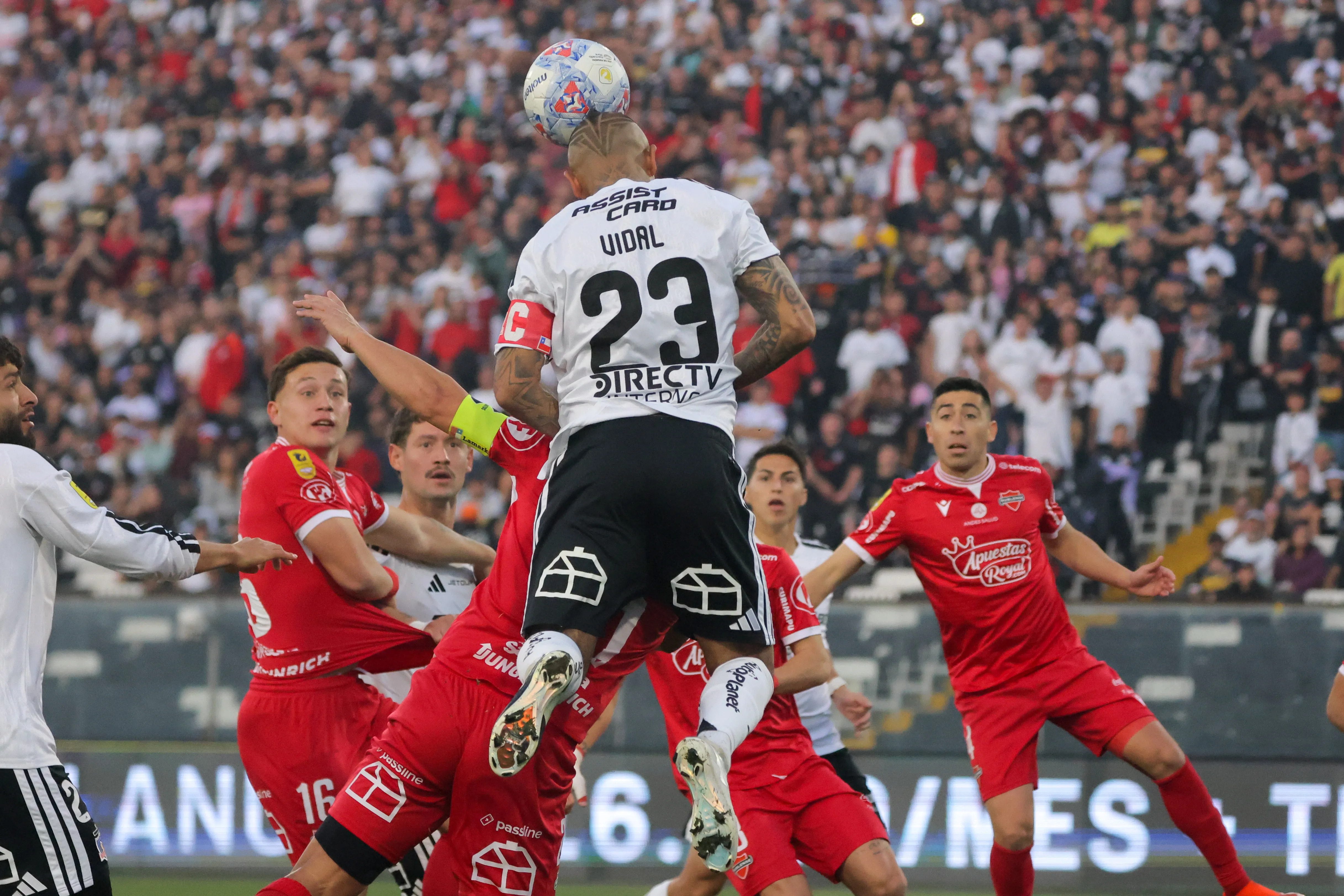 Arturo Vidal anotó un gol en Colo Colo. Foto: Luis Quinteros/Photosport