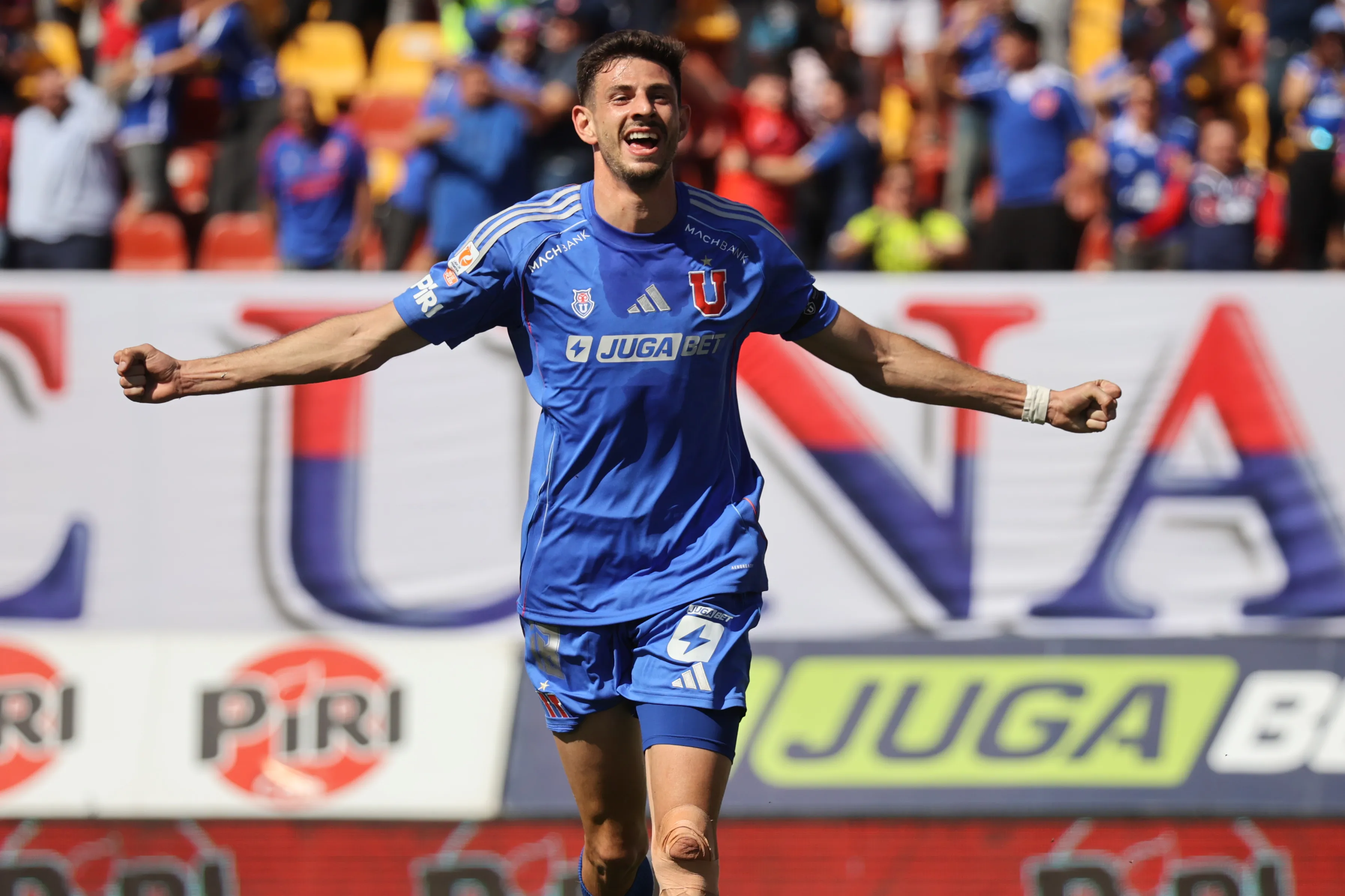 Lucas Di Yorio marcó 14 en su temporada en la U, 12 de ellos en la Liga de Primera. Foto: Dragomir Yankovic/Photosport