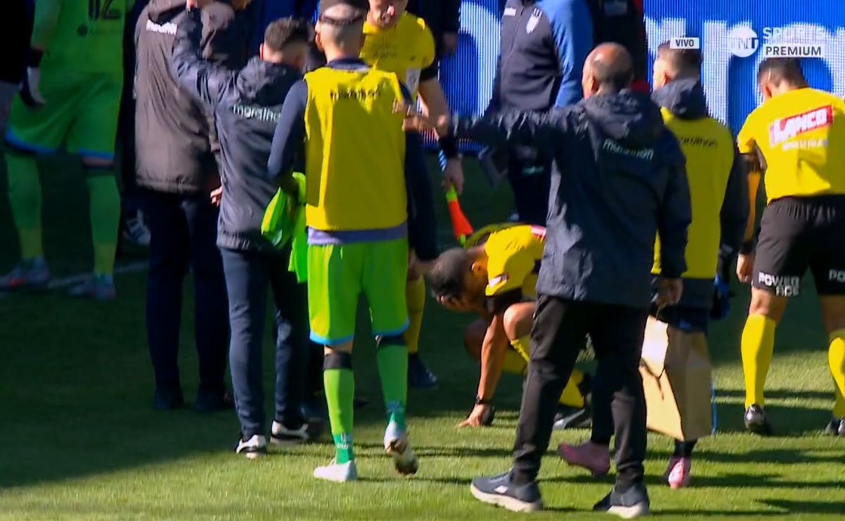 La denuncia del árbitro por agresión en el duelo de Huachipato vs La Calera: “Me impactó en el ojo”