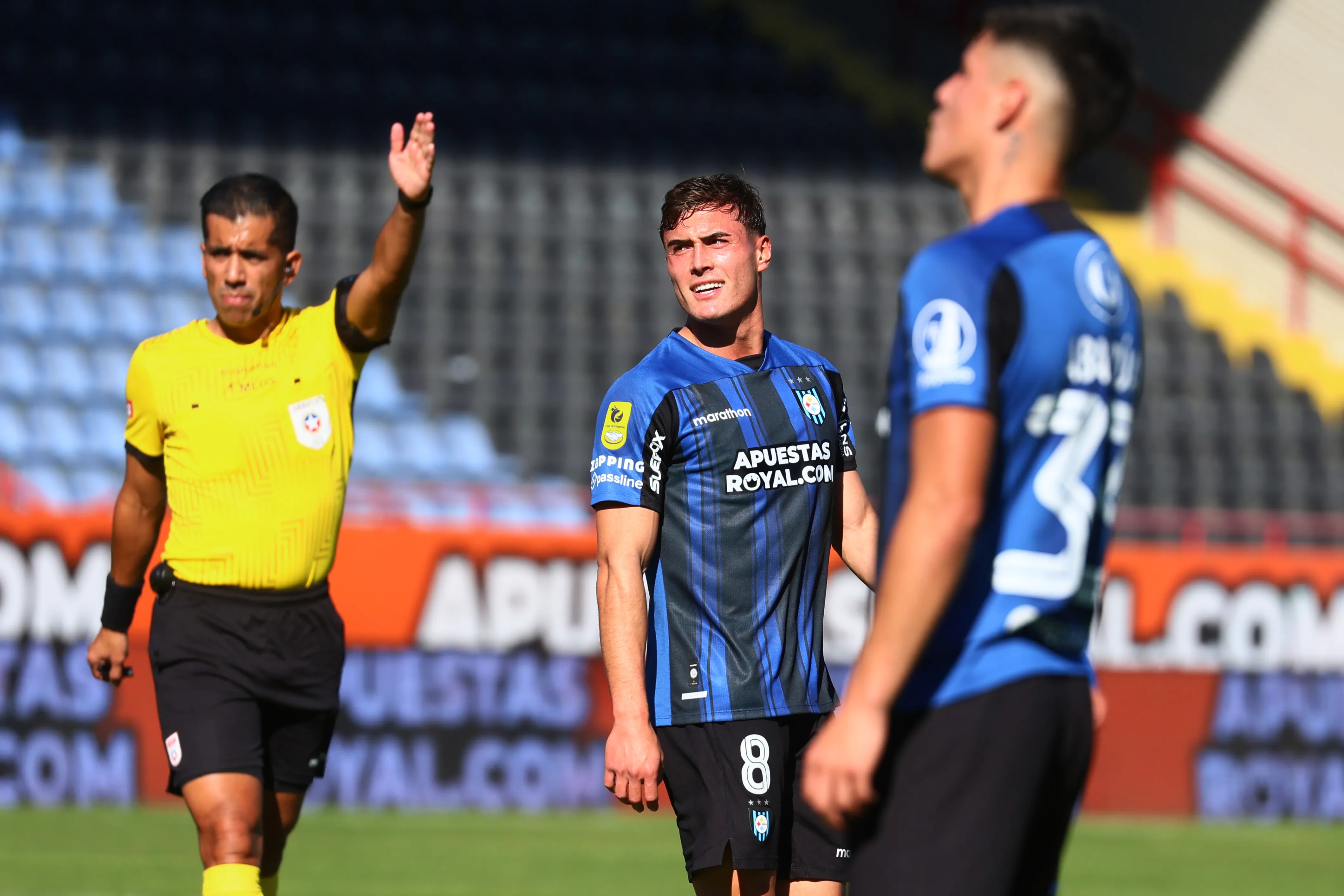 Rodrigo Carvajal tuvo en sus manos suspender el partido de Huachipato. Foto: Eduardo Fortes/Photosport