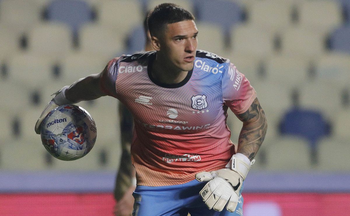 Le atajó un penal a Larrivey y festeja la oportunidad que aprovechó en Everton: “Tuve suerte en el rebote”
