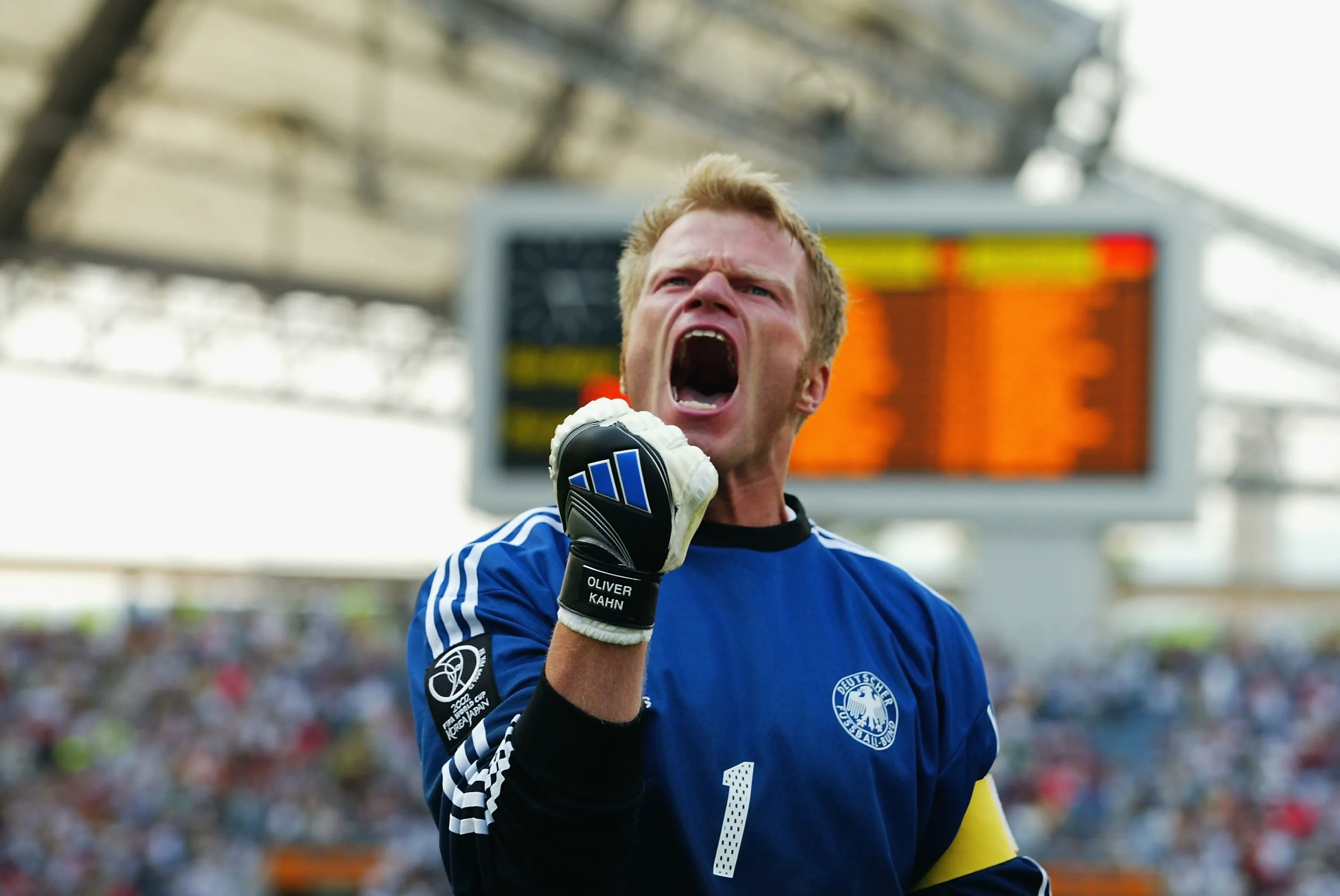 Oliver Kahn critica posible nómina de Manuel Neuer para el Mundial. (Photo by Ben Radford/Getty Images)