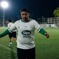 Marcó golazo de media cancha en la Roja, es partner de Vidal y capitán del Rode