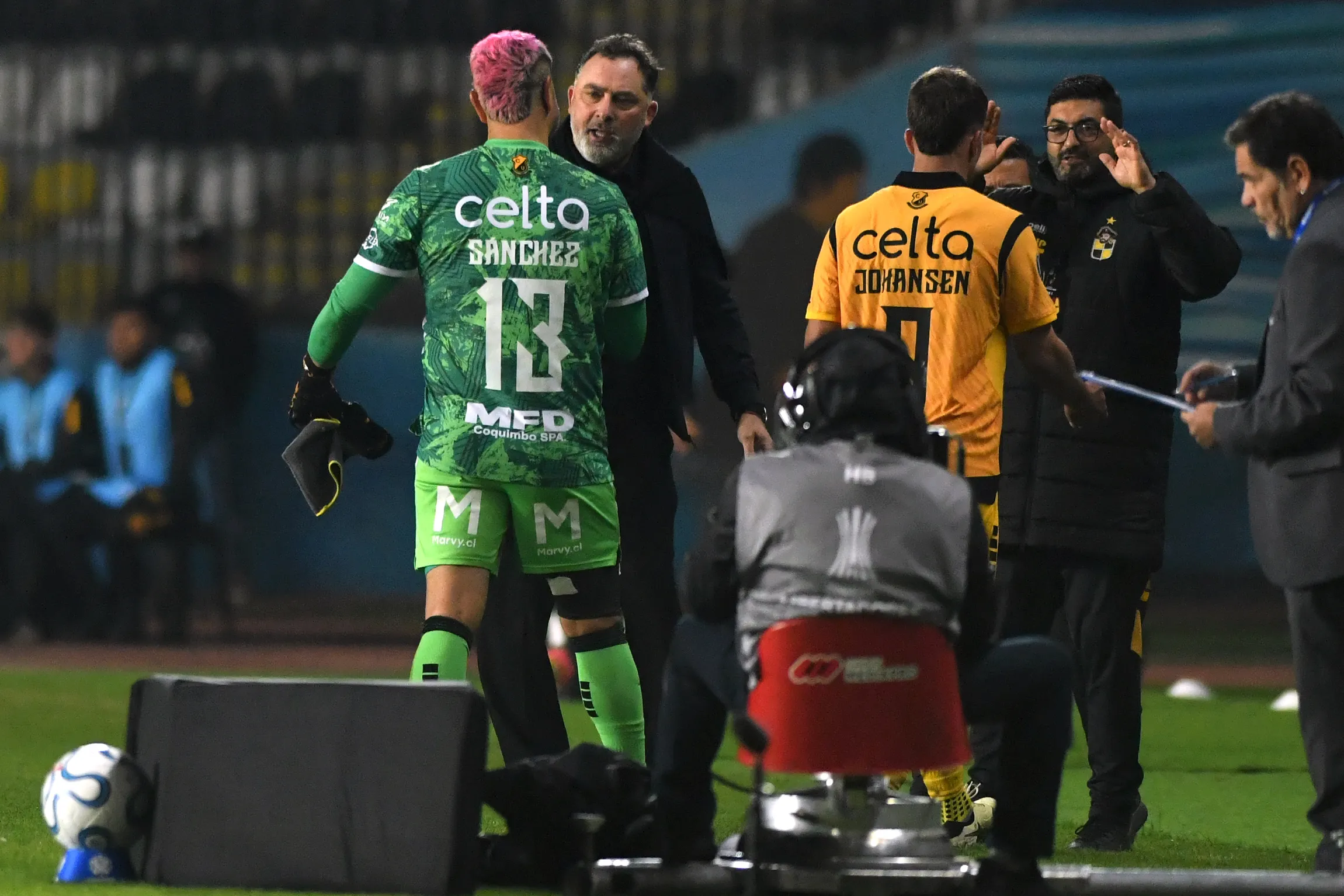 Hernán Caputto celebró el triunfo de Coquimbo. Foto: Alejandro Pizarro Ubilla/Photosport