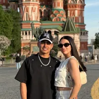 Jordhy Thompson le propuso matrimonio a Camila Sepúlveda en Rusia