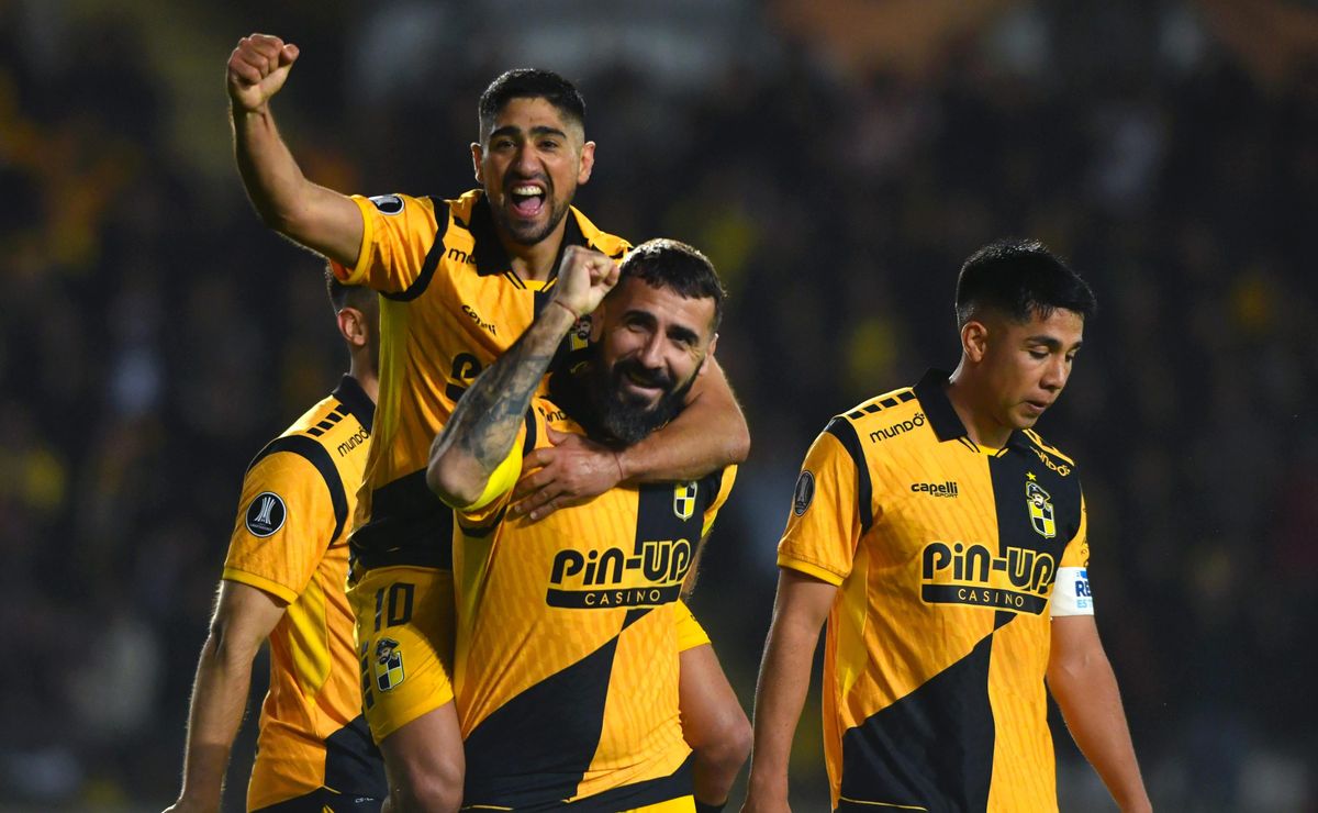 Coquimbo clasifica a octavos de Libertadores tras empate de Nacional y Universitario