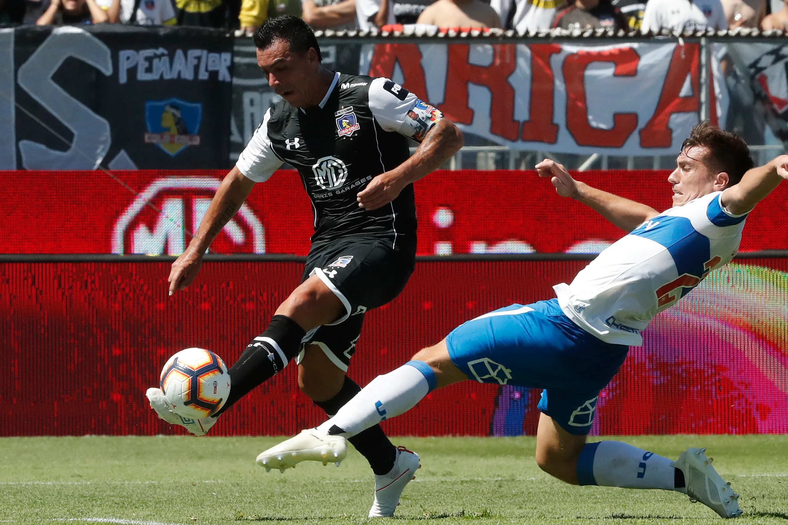 Esteban Paredes recalcó que Colo Colo debe ganar el clásico para estirar la ventaja en la Liga de Primera.