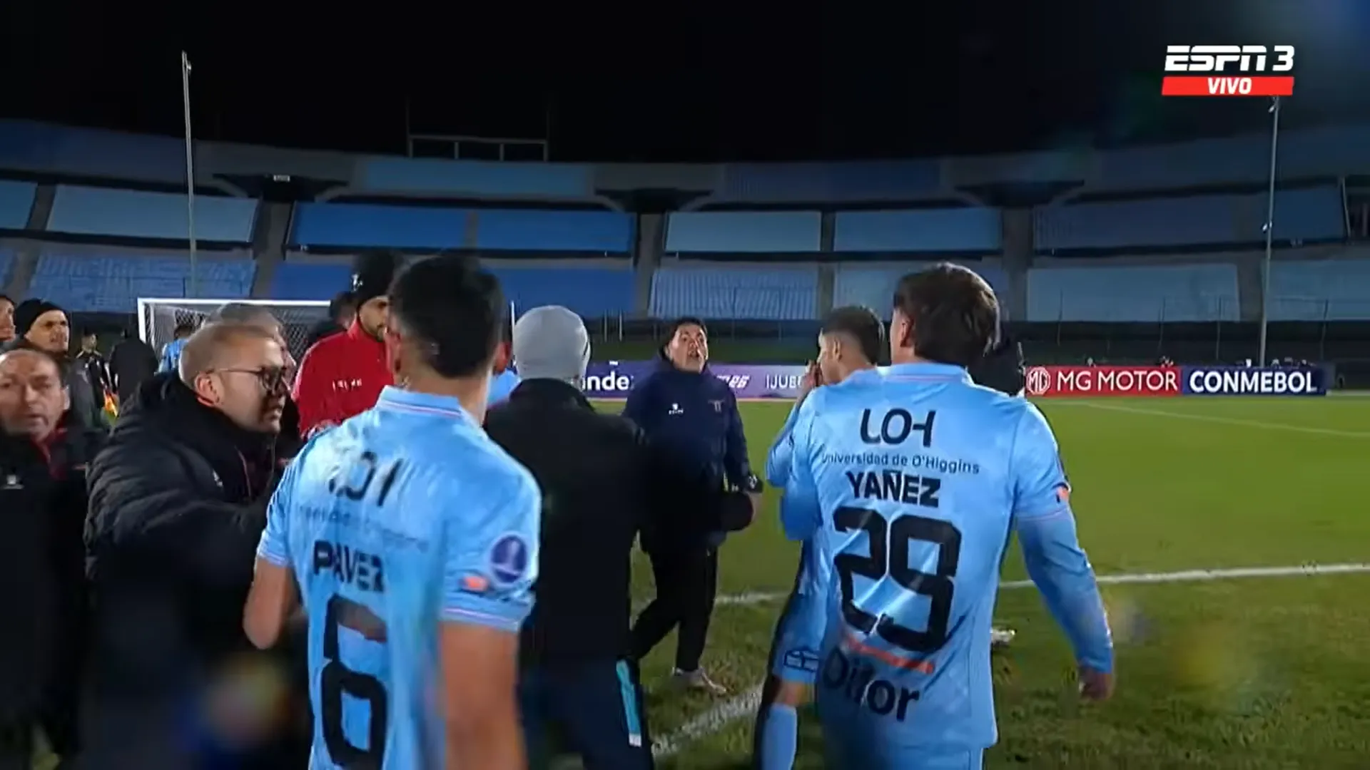 Bastián Yáñez recibió el reproche por algo que no había hecho. (Captura ESPN).