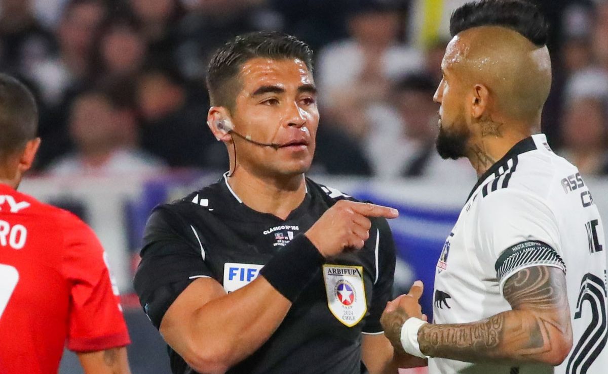 Polémica con Colo Colo: José Cabero es el árbitro para el clásico con Universidad Católica