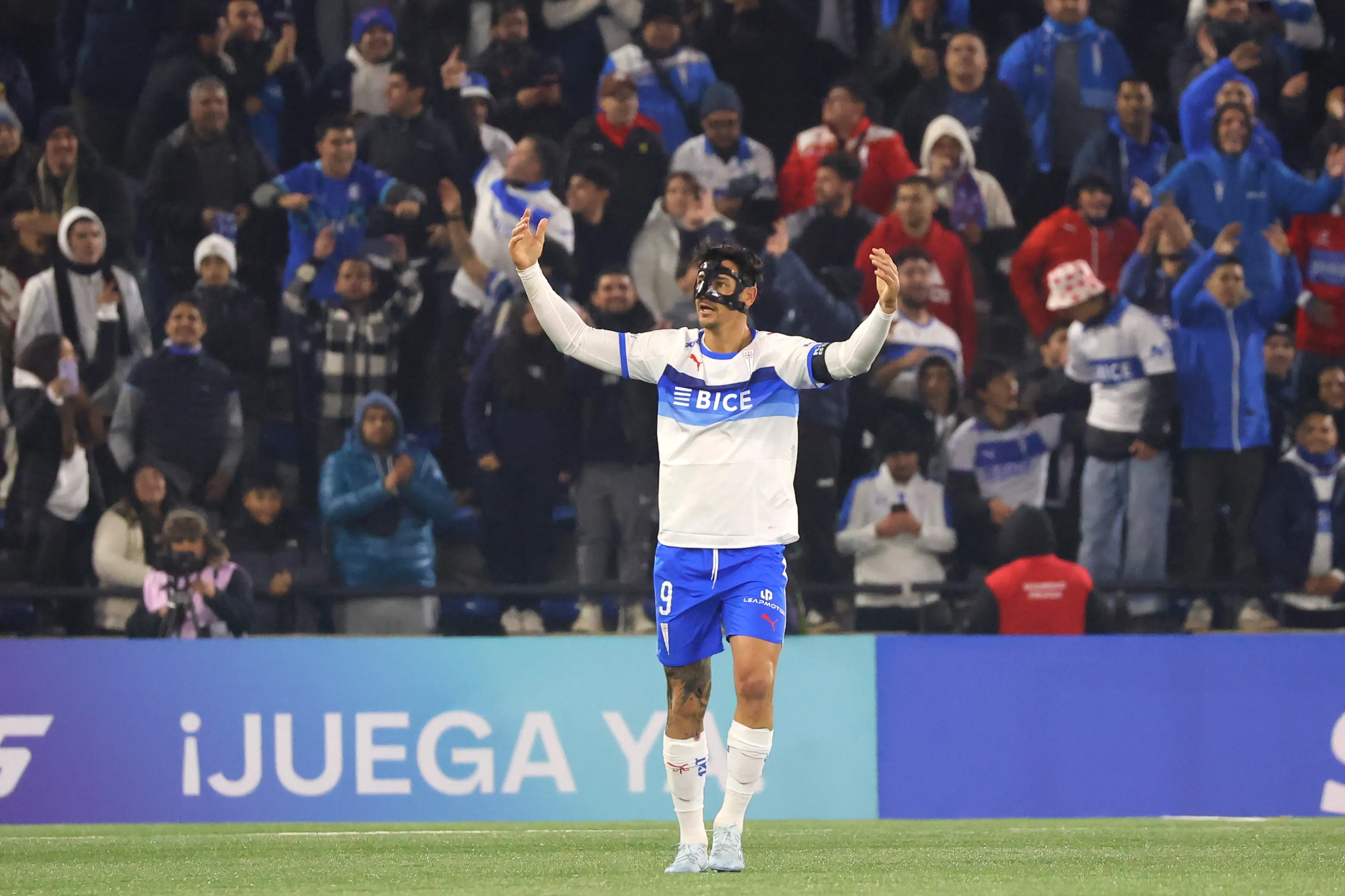 Zampedri sigue haciendo historia en la UC /Photosport