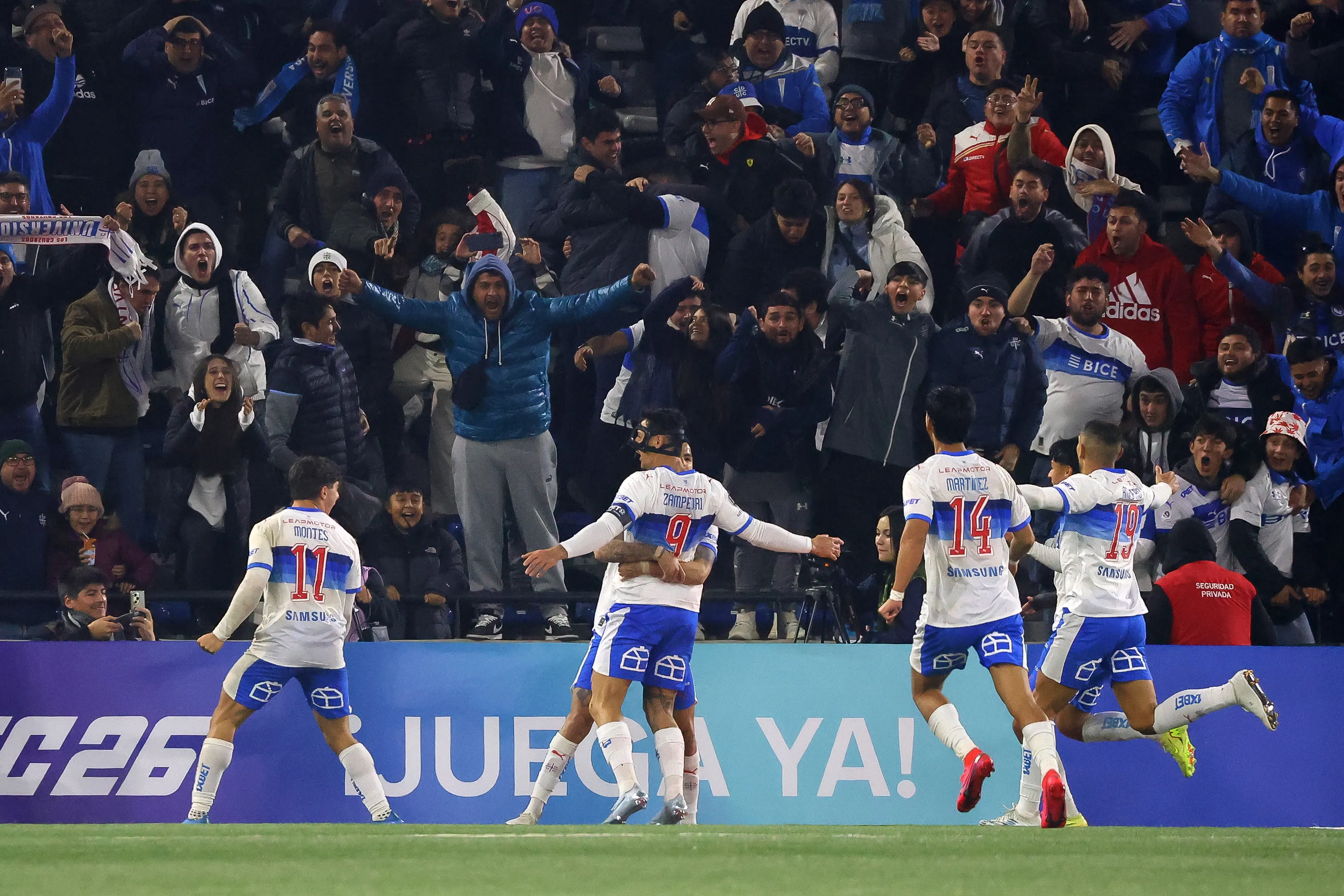 Universidad Católica le ganó a Barcelona. Foto: Jonnathan Oyarzun/Photosport