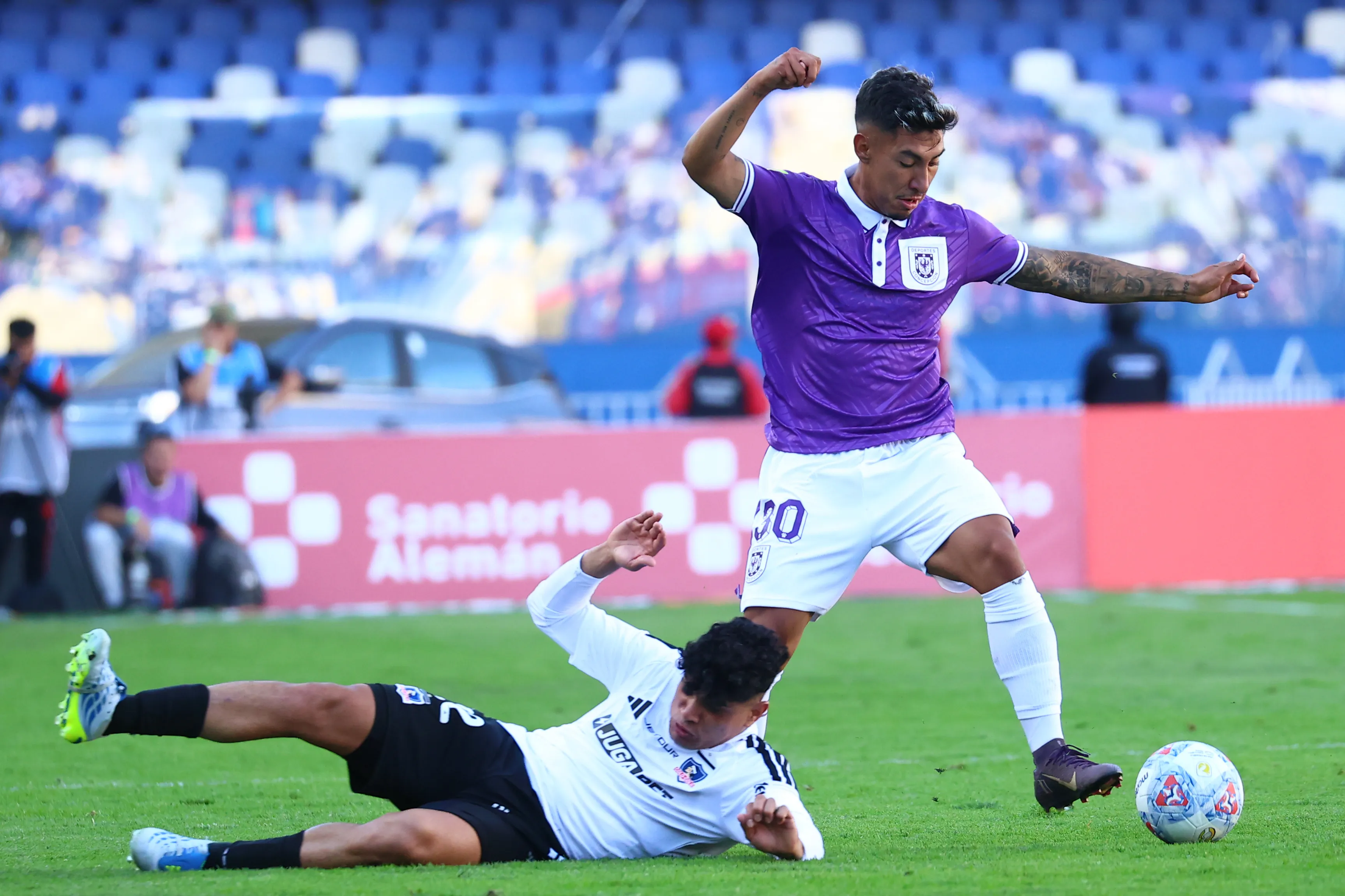 Espinoza ha sumado pocos minutos en el Biobío /Photosport
