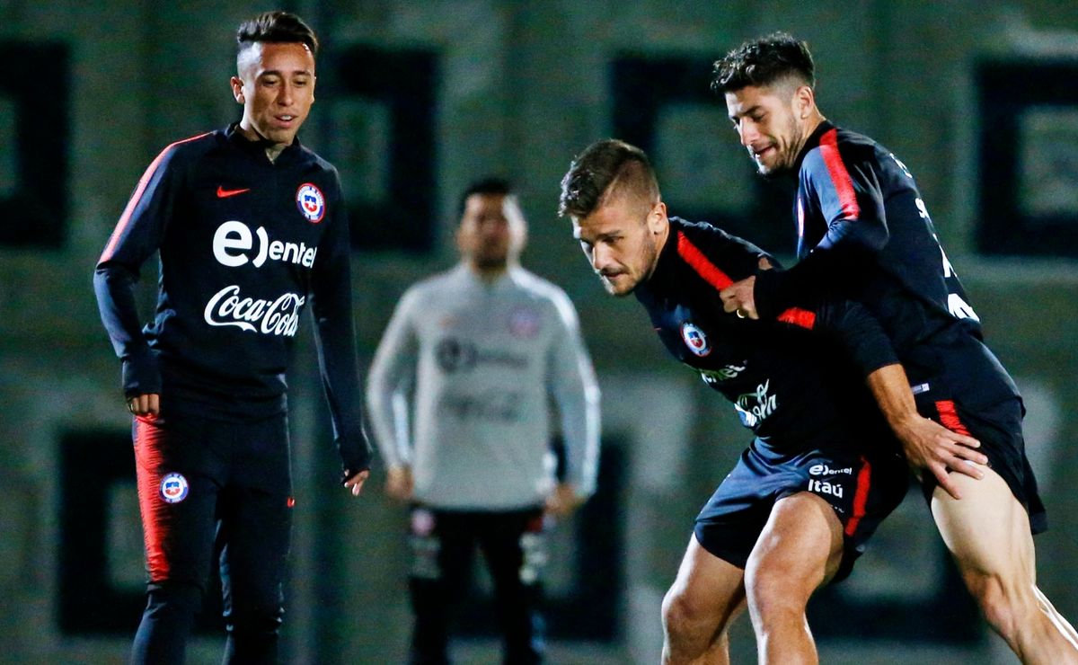 Ángelo Sagal desciende en Grecia y finaliza su contrato: ¿Llegará a Colo Colo?