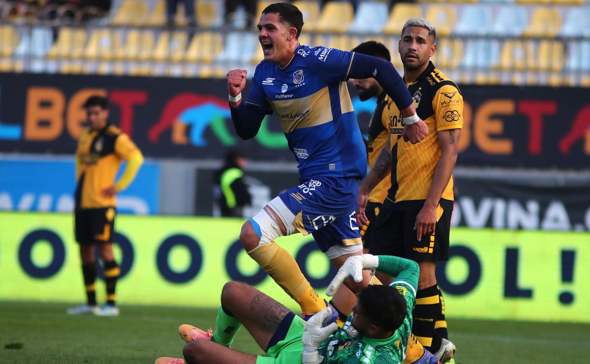Aprovechó el error de Gonzalo Flores en Coquimbo Unido y celebró en Everton: “Será el primero de muchos goles”