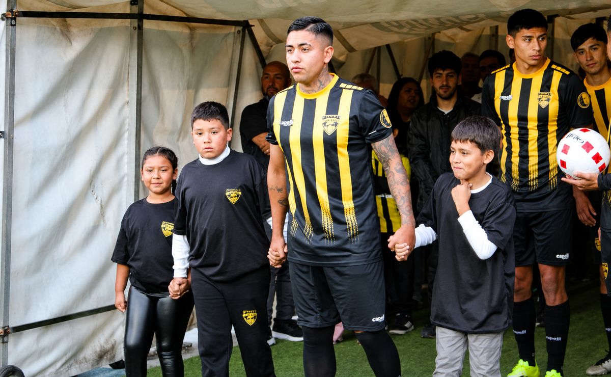 Jugador de Fernández Vial acusa que fue despedido: “Me dejan atado de pies y manos sin poder jugar”
