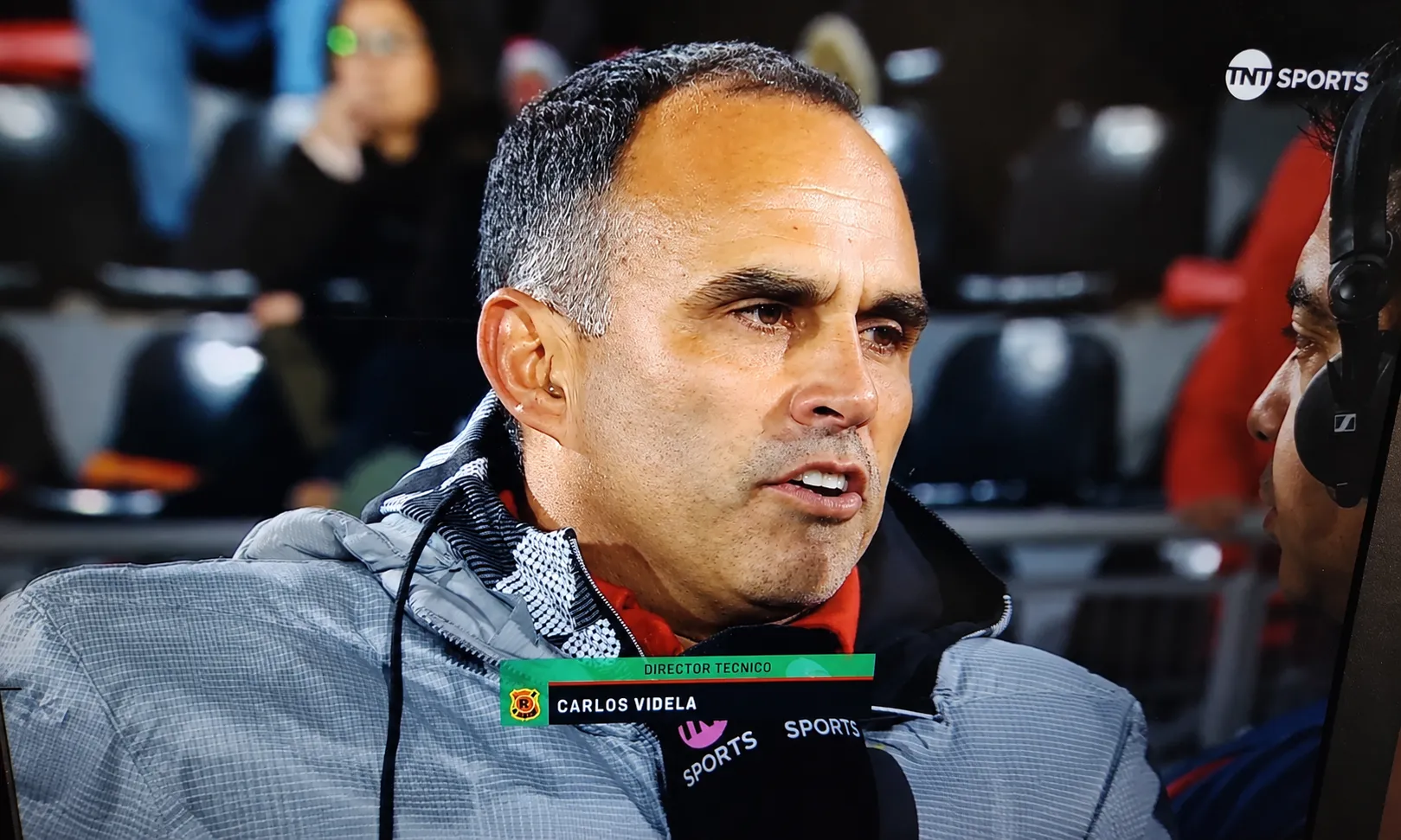 Carlos Videla no dijo nada que valiera una roja en esa entrevista. (Captura TNT Sports).