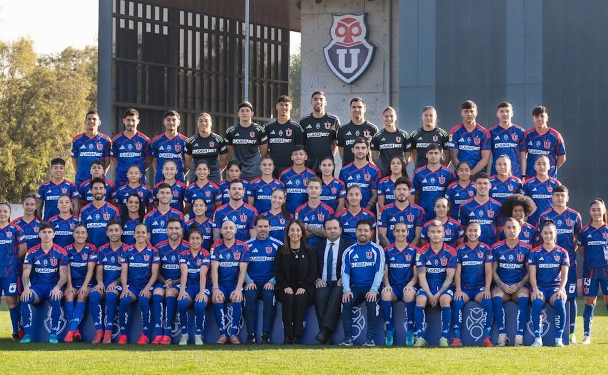 La primera foto sin Michael Clark: La curiosa celebración de Universidad de Chile por los 99 años