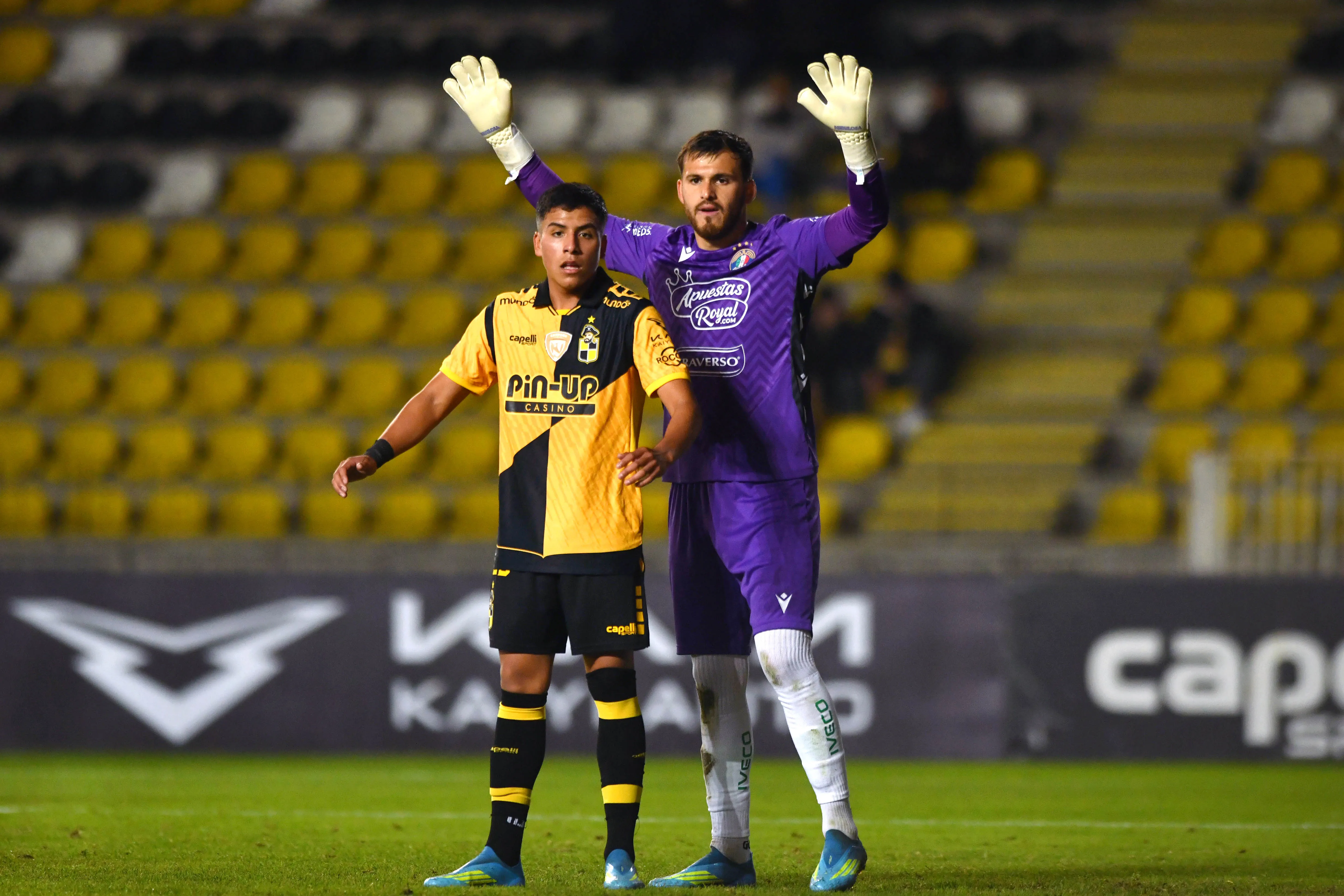 Tomás Ahumada en un partido frente a Coquimbo Unido. (Alejandro Pizarro Ubilla/Photosport).