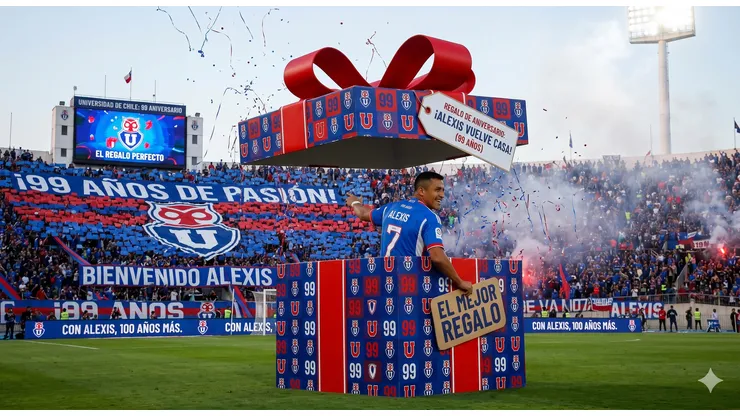 Alexis Sánchez aparece como regalo para la U en su aniversario.