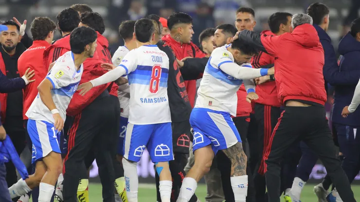 La UC y Colo Colo terminaron a los golpes.