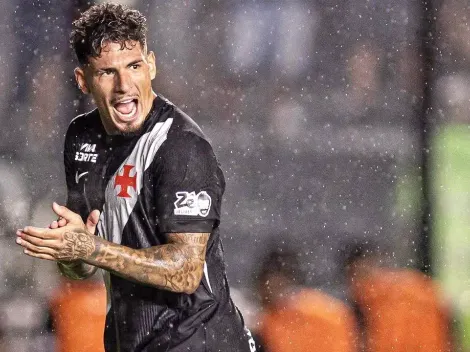 El calvario de Saldivia en Vasco: Barra brava exige su salida del club