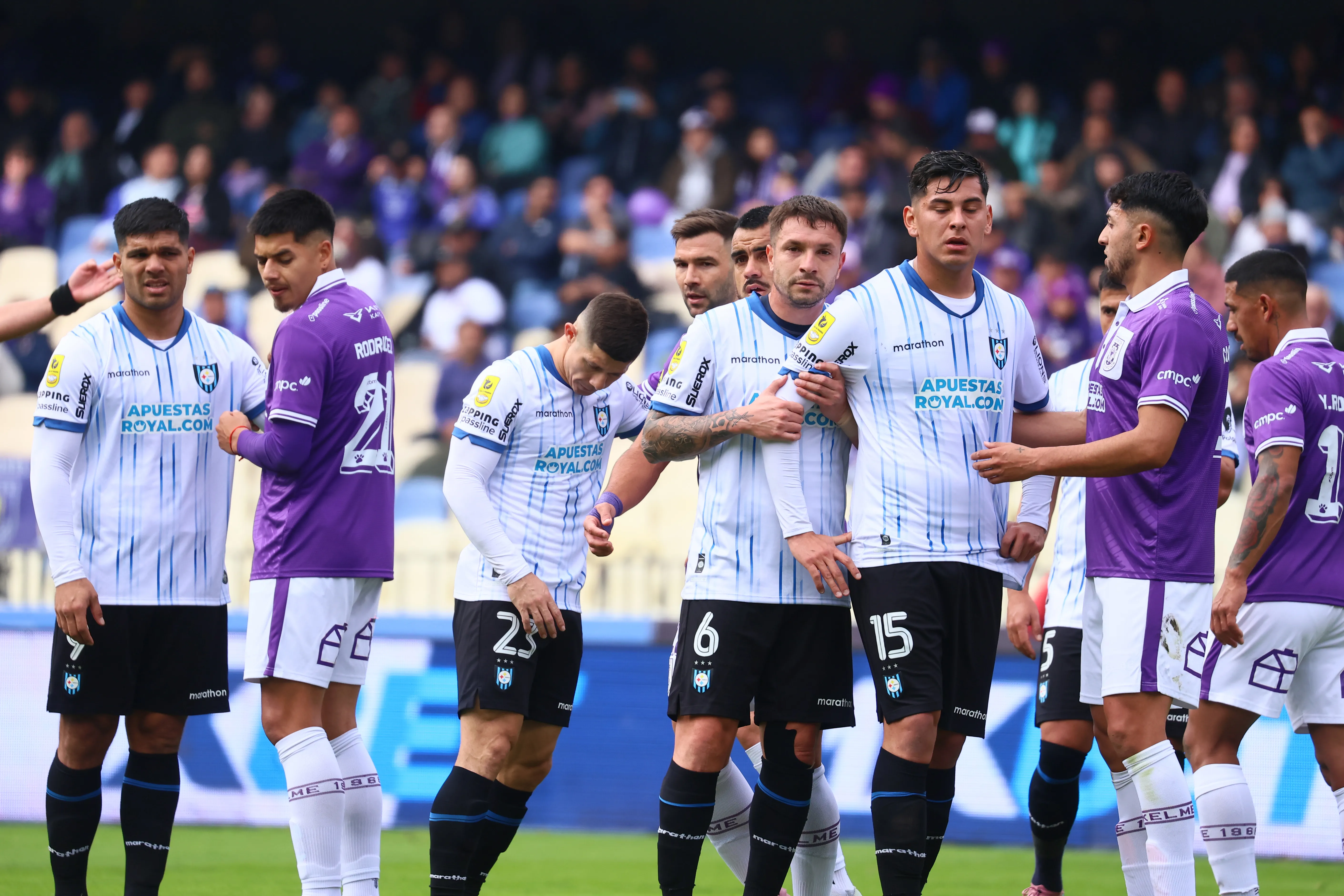 Huachipato se inclinó ante los lilas. (Eduardo Fortes/Photosport).