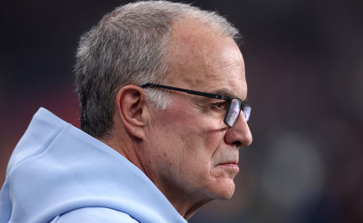 Presidente de Peñarol indignado contra Bielsa por ausencias en la nómina de Uruguay: “Técnico frío”