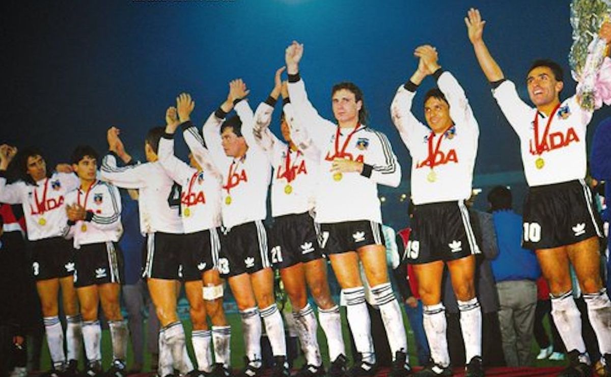 “El plantel que nos hizo grandes”: CSD Colo Colo sorprende con celebración de la Copa Libertadores 1991