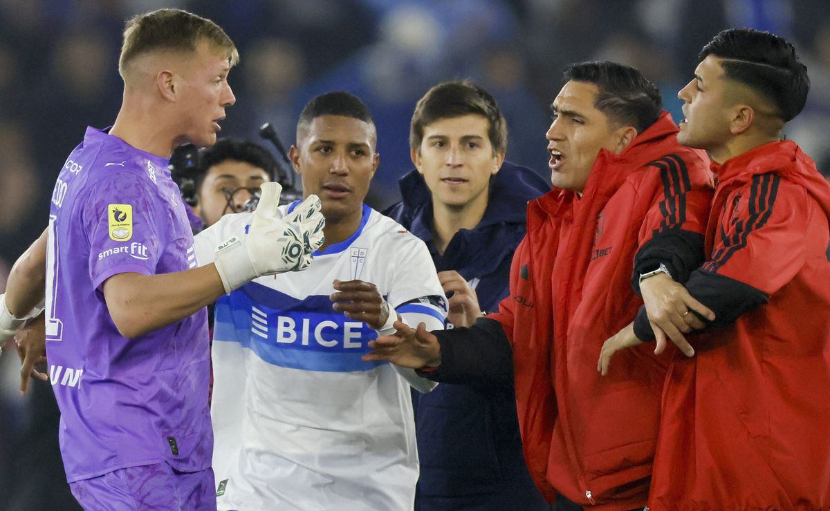 “Hediondo de”: Revelan inédito registro de pelea entre plantel de Católica y Colo Colo