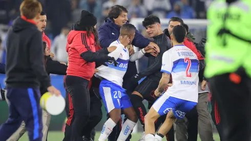 Las peleas marcaron el final del clásico entre la UC y Colo Colo.