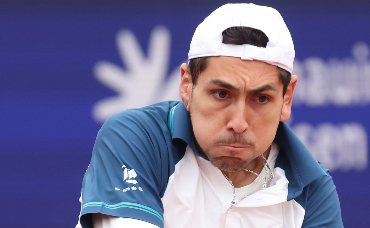 Alejandro Tabilo pasa la aplanadora y arrasa en su estreno en Roland Garros