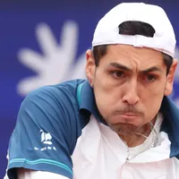 Tabilo pasa la aplanadora y arrasa en su estreno en Roland Garros