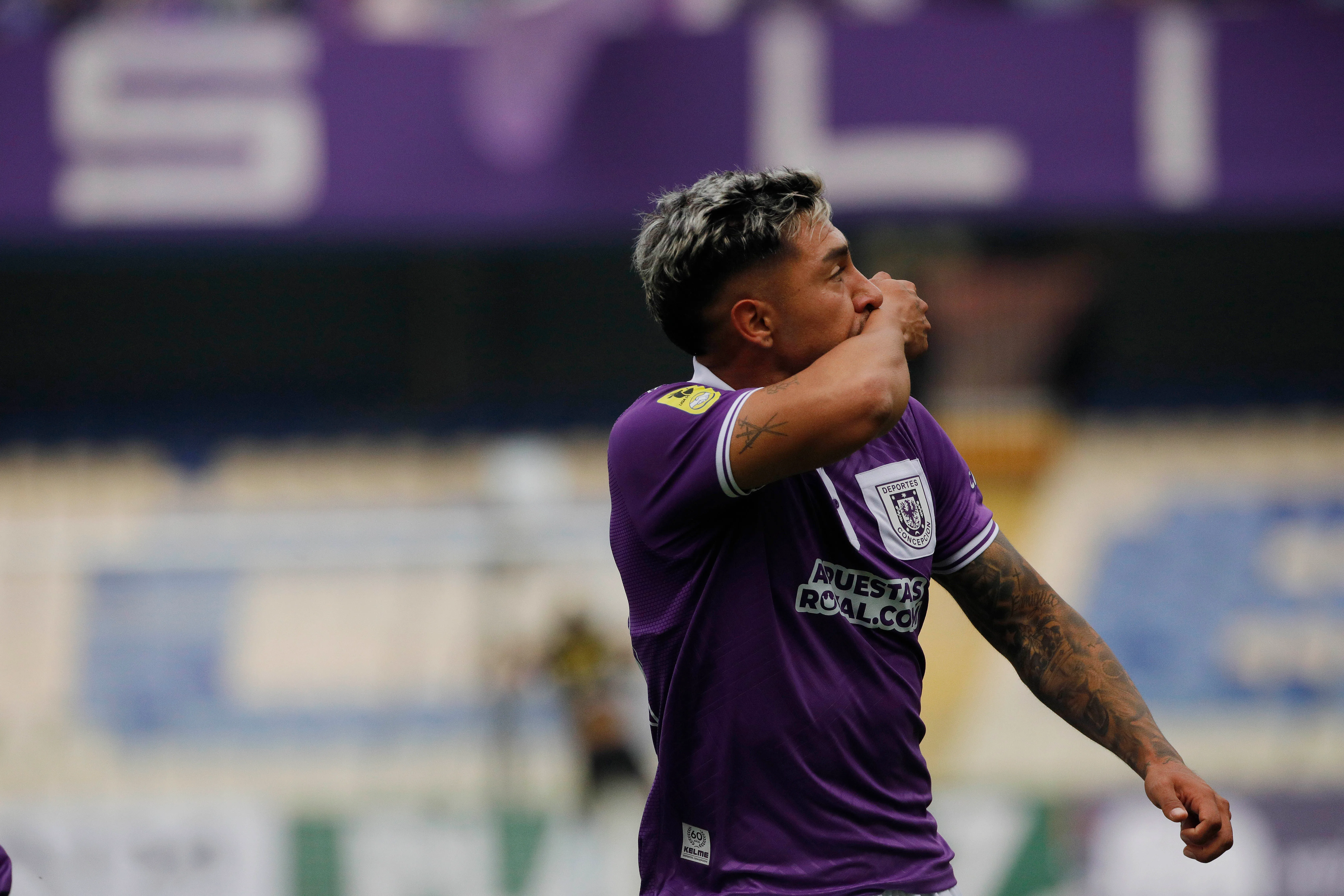 Así celebró Ethan Espinoza su gol a Huachipato. (Marco Vázquez/Photosport).