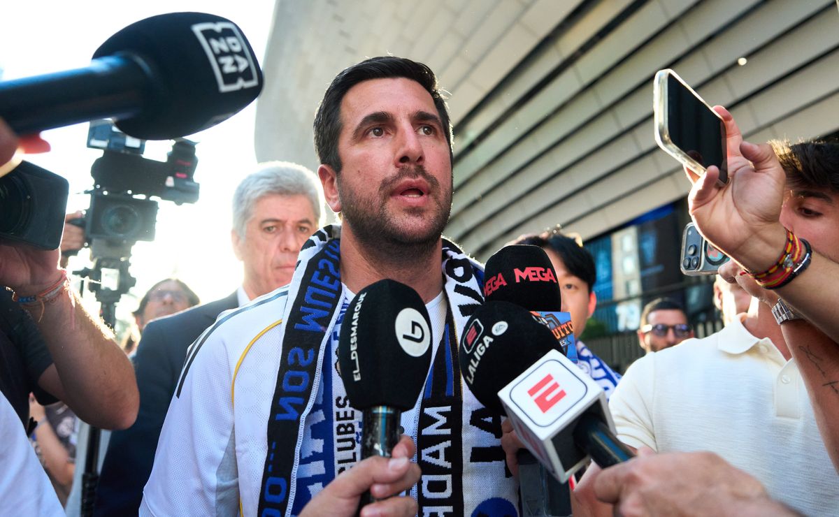 Enrique Riquelme: el empresario vinculado con Chile que va por presidencia de Real Madrid