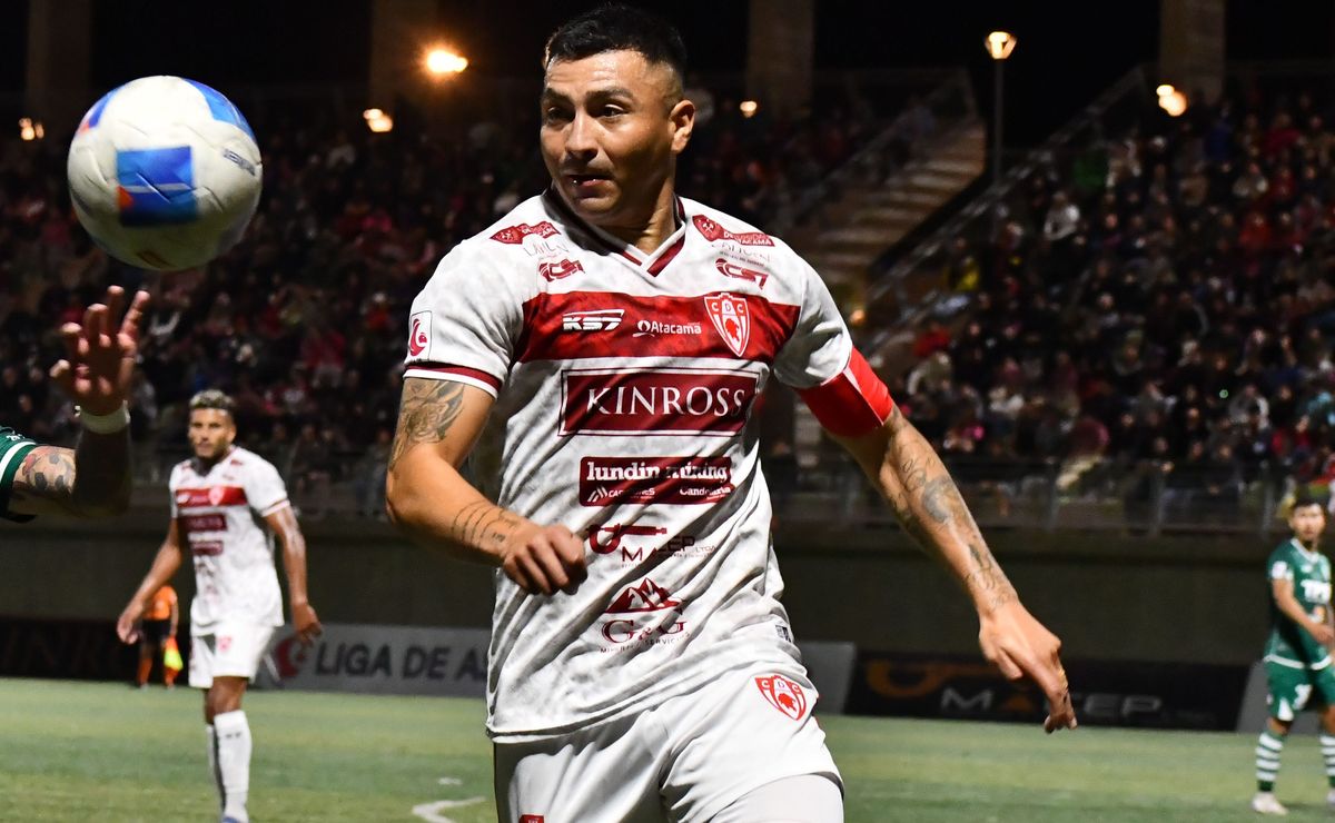 Deportes Copiapó busca refuerzos: lesión de Fabián Torres obliga al club a moverse