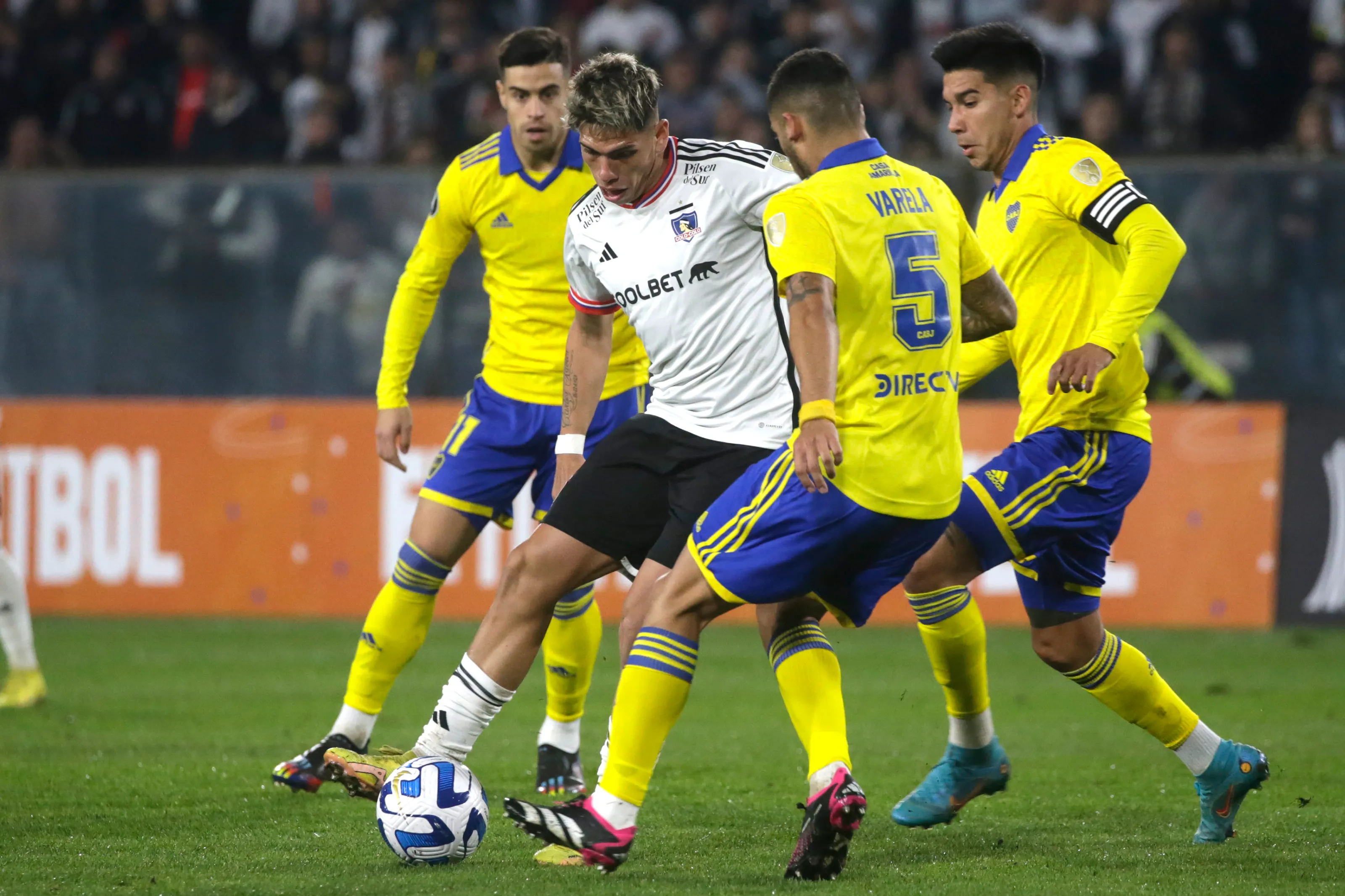 Carlos Palacios quiere dejar Boca Juniors y volver a Colo Colo, pero no la tiene fácil. Foto: Photosport.