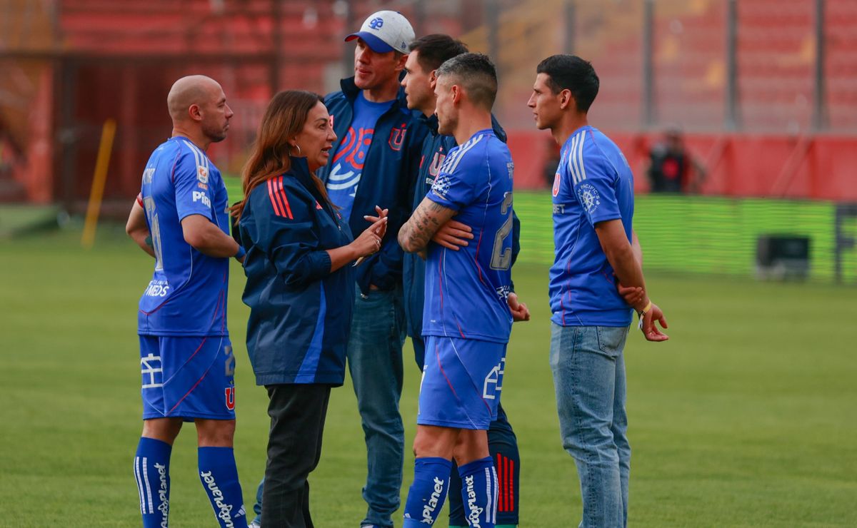 Los jugadores de U de Chile miran para el lado con los problemas dirigenciales: “Estamos al margen”