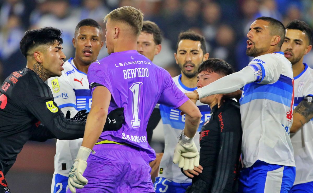 Celebra Colo Colo: Tribunal borra la tarjeta amarilla que vio Leandro Hernández en la pelea con Bernedo
