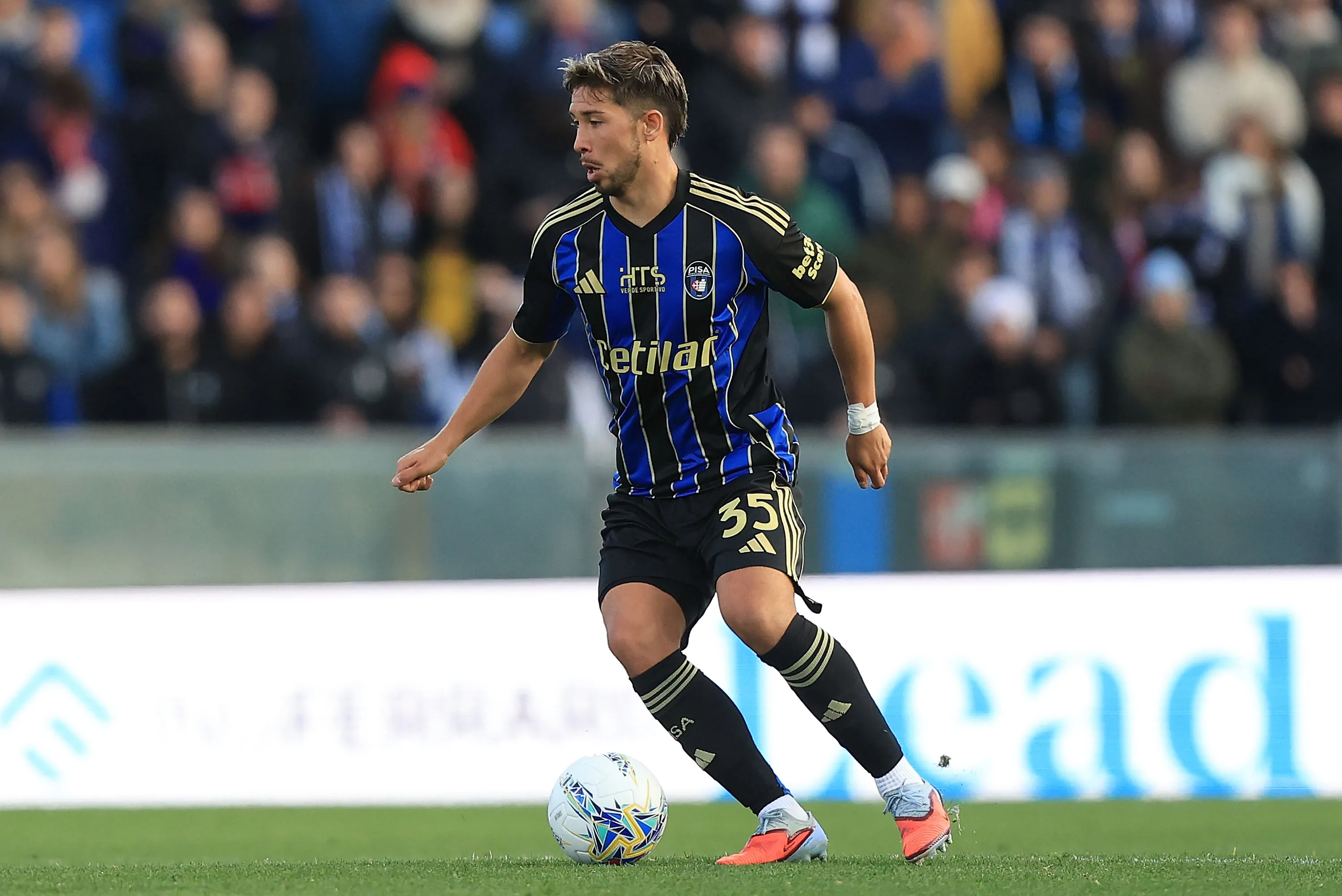 Felipe Loyola le avisó a Boca Juniors que definirá su futuro después de los amistosos con Chile. Foto: Getty Images.