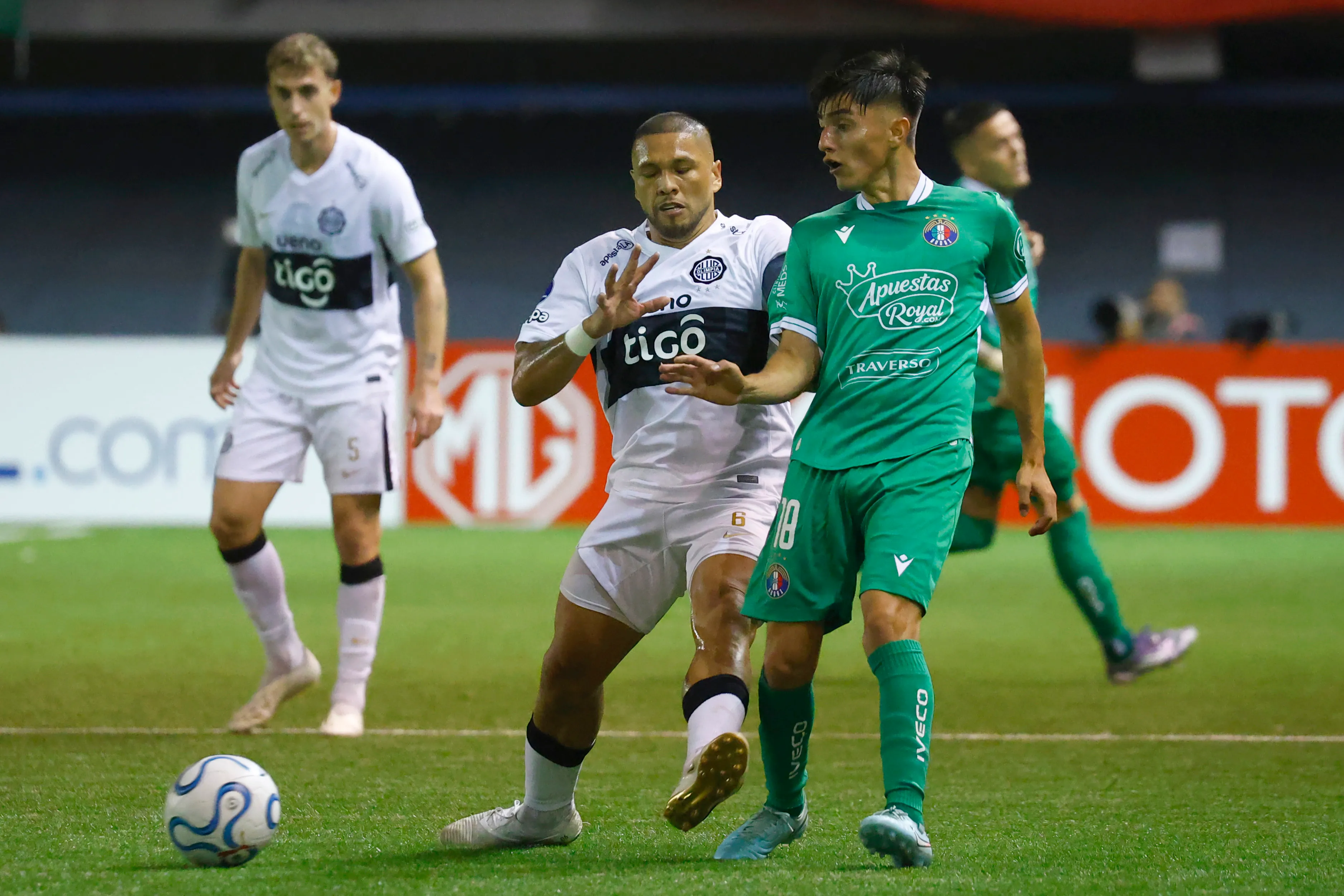 En la fecha 1 ganaron los paraguayos. /Photosport