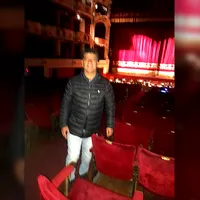Es goleador icónico de un club chileno y trabaja hace 17 años en el Teatro Municipal